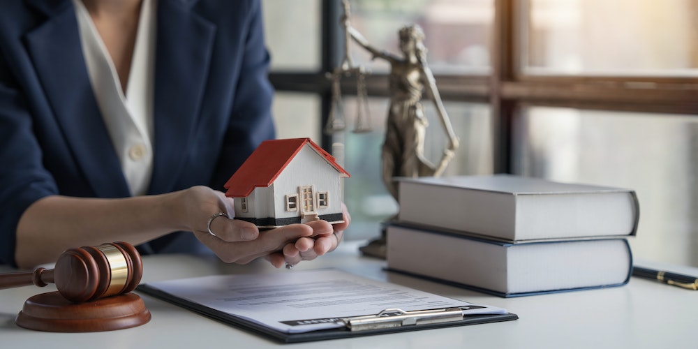 Comment l'assurance décennale affecte-t-elle la rentabilité des projets de construction immobilière ?